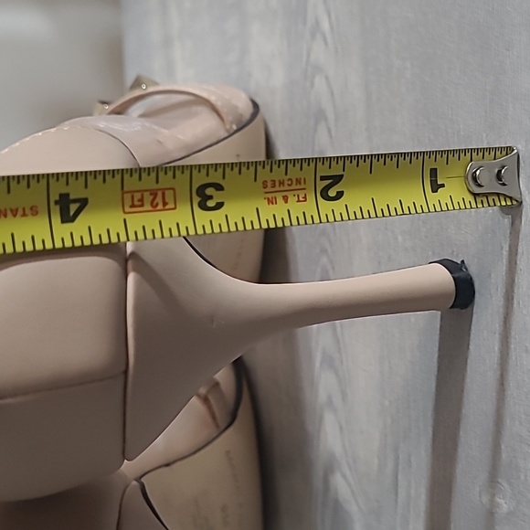 Marc Fisher Nude Pointed Toe With Mesh Sides And Gold Studs Heels Size 9M - Picture 7 of 7